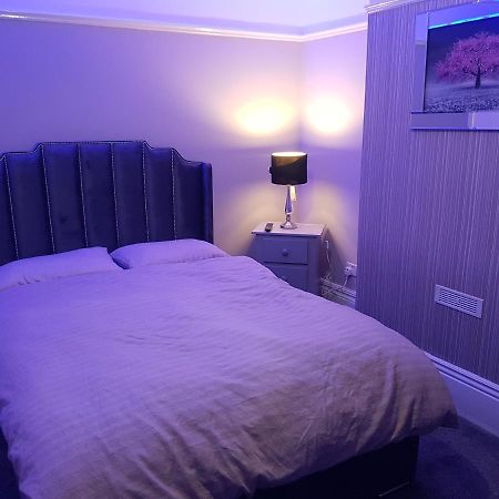 Highfields Living - All Rooms Ensuite- Free Wifi- Free Local Parking Sheffield Buitenkant foto