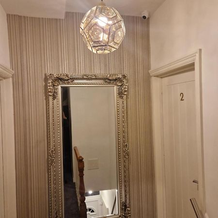 Highfields Living - All Rooms Ensuite- Free Wifi- Free Local Parking Sheffield Buitenkant foto