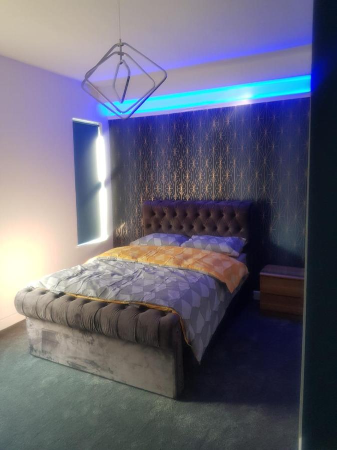 Highfields Living - All Rooms Ensuite- Free Wifi- Free Local Parking Sheffield Buitenkant foto