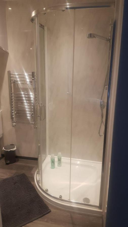 Highfields Living - All Rooms Ensuite- Free Wifi- Free Local Parking Sheffield Buitenkant foto