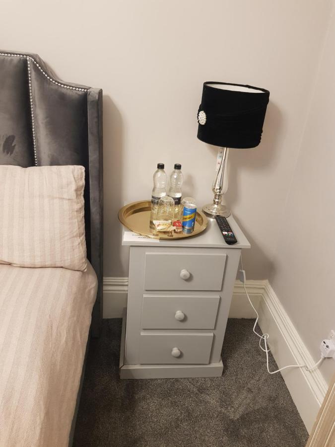 Highfields Living - All Rooms Ensuite- Free Wifi- Free Local Parking Sheffield Buitenkant foto