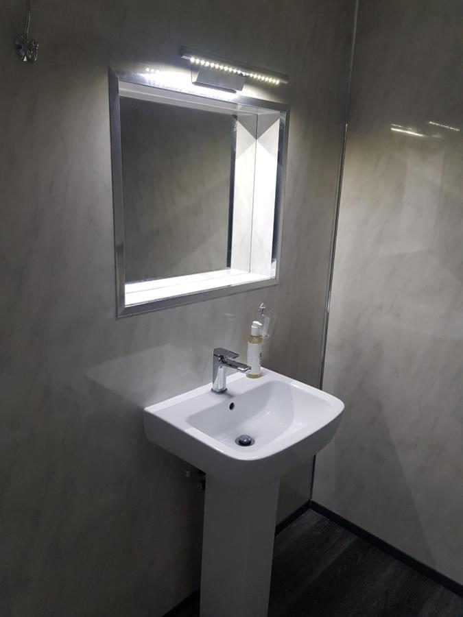 Highfields Living - All Rooms Ensuite- Free Wifi- Free Local Parking Sheffield Buitenkant foto