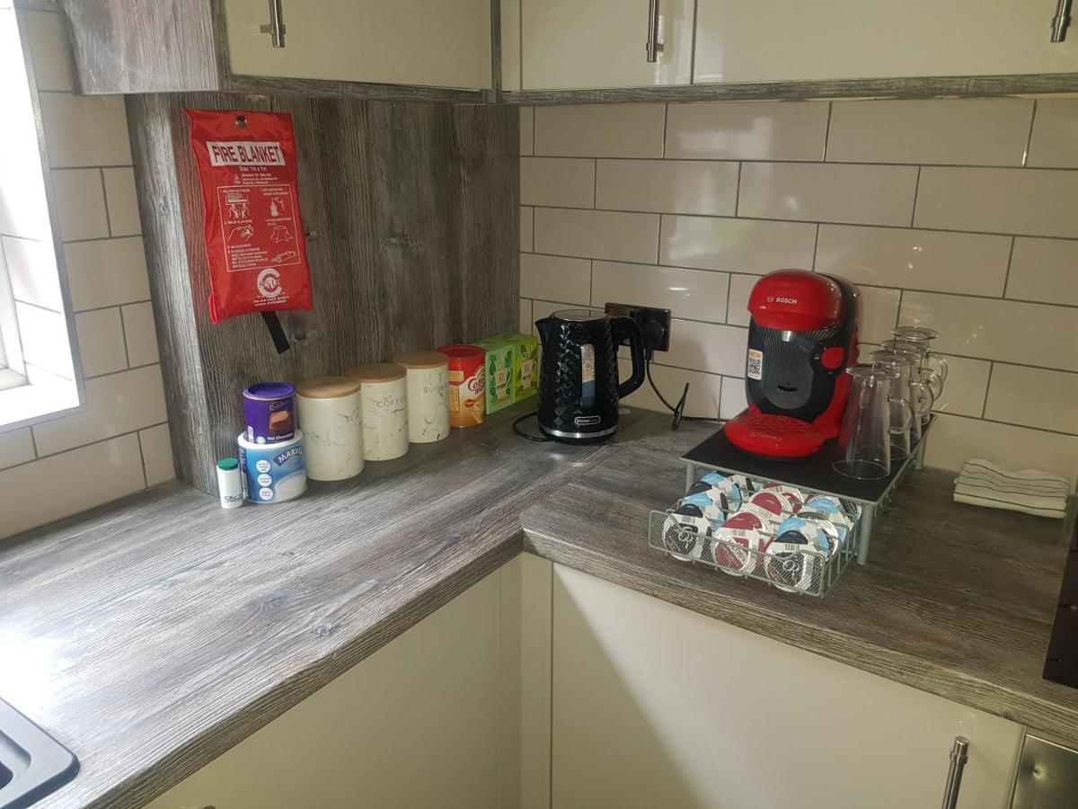 Highfields Living - All Rooms Ensuite- Free Wifi- Free Local Parking Sheffield Buitenkant foto